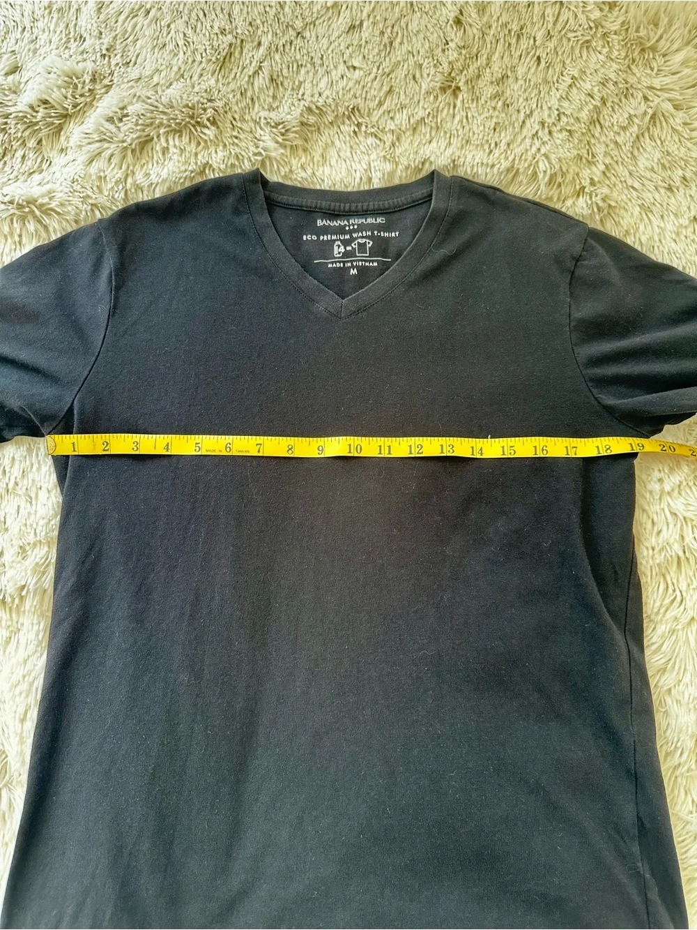 BANANA REPUBLIC Black V Neck T-Shirt Eco Premium Wash Cotton Blend Men’s Medium